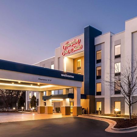 Hampton Inn & Suites Wilson I-95 Exterior photo